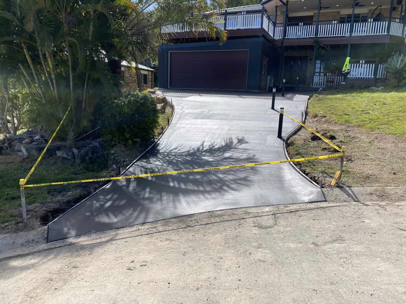 Pick Concrete Finish: Coloured Concrete vs. Exposed Aggregate